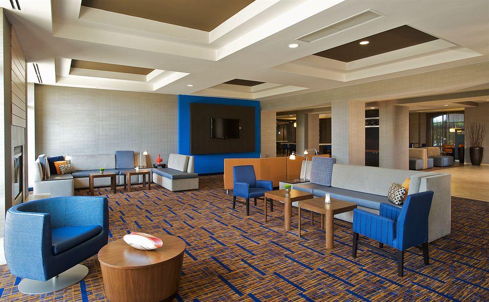 Courtyard Louisville Airport Exterior foto
