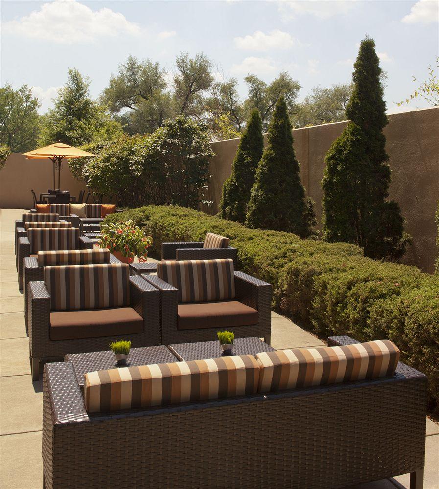 Courtyard Louisville Airport Exterior foto
