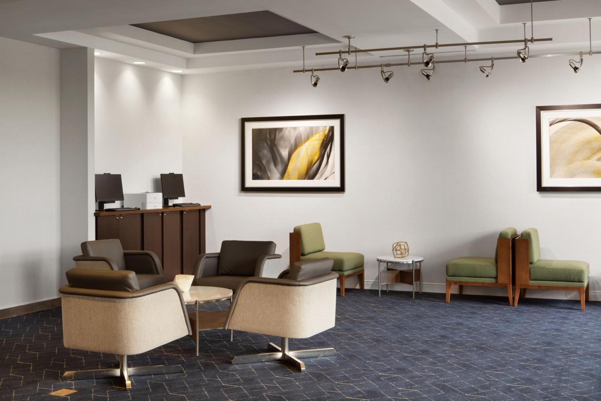 Courtyard Louisville Airport Exterior foto